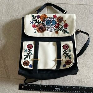 Disney backpack is like new with no tag